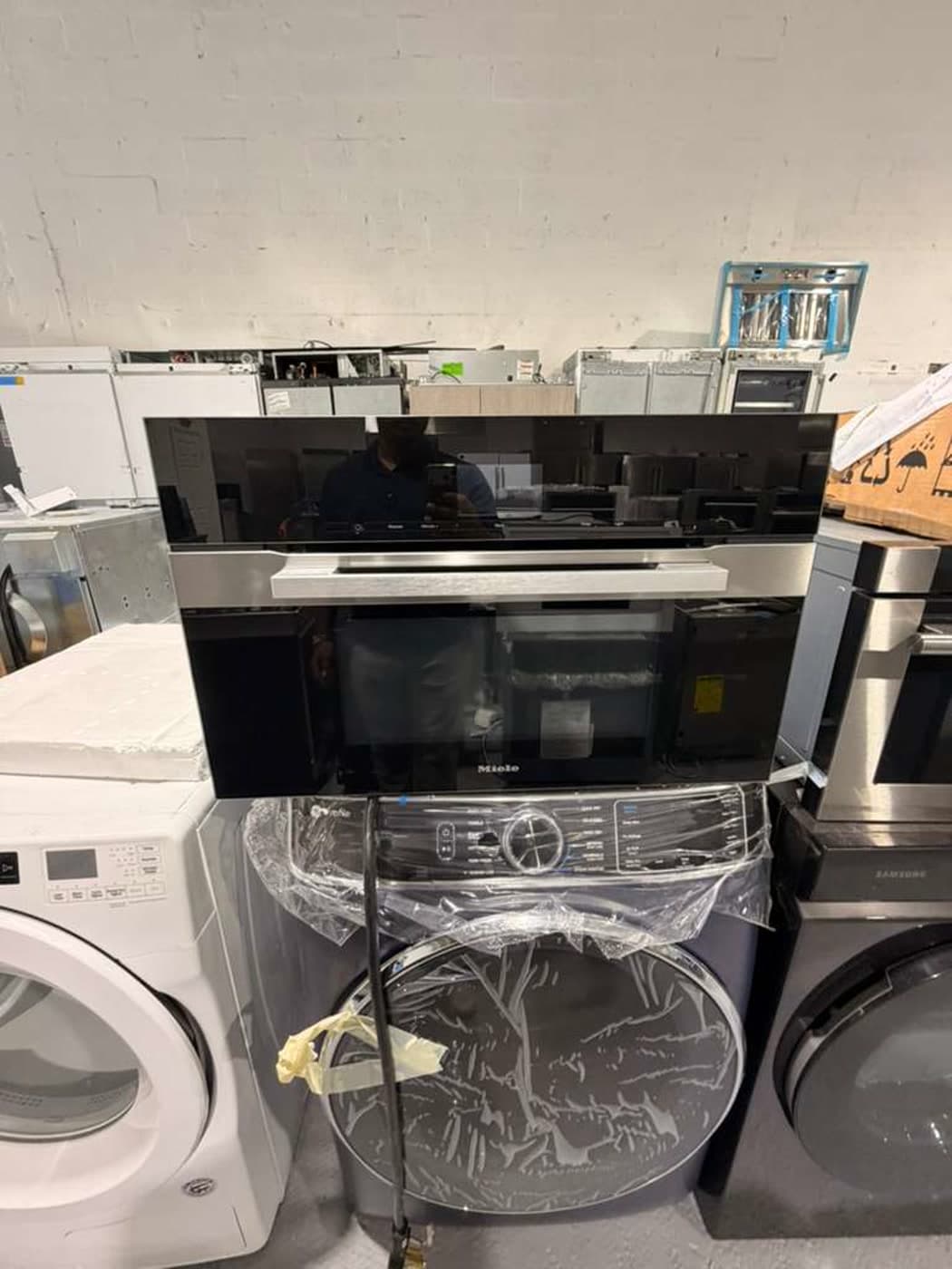 Actual miele 30-inch speed oven photographed in Oakland Park — view 2