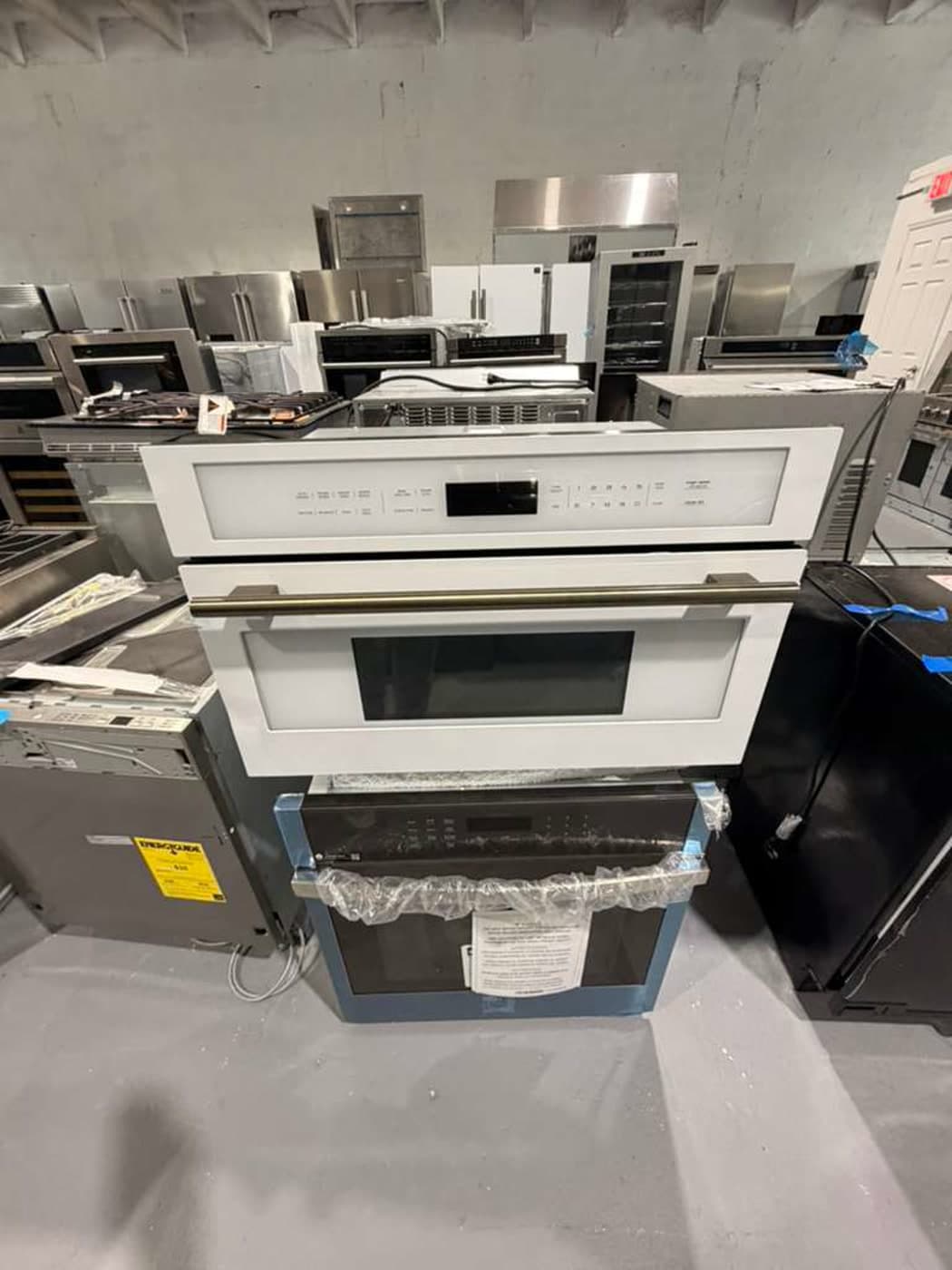 Actual forno oliena 30-inch speed oven photographed in Oakland Park — view 2