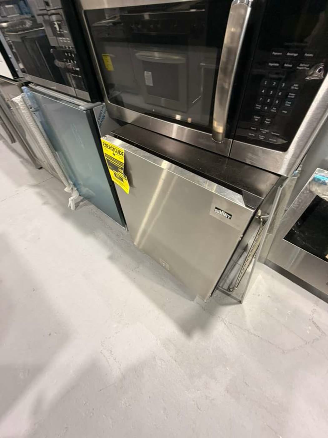 Actual summit 24-inch refrigerator photographed in Oakland Park — view 3