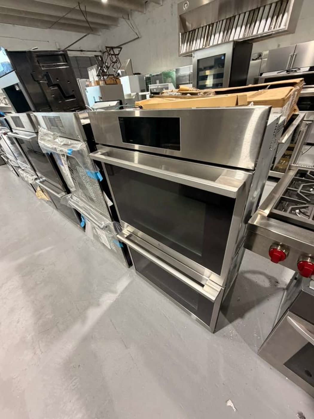 Actual lg 30-inch double wall oven photographed in Oakland Park — view 3