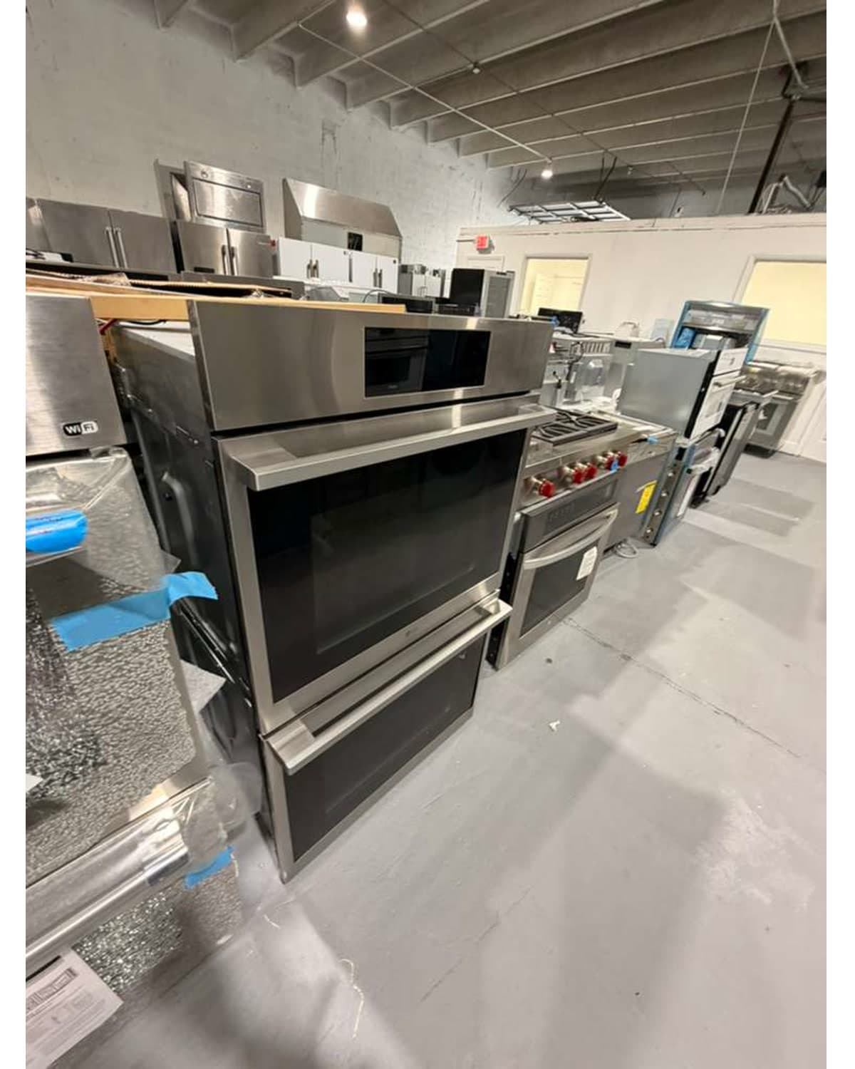 Actual lg 30-inch double wall oven photographed in Oakland Park