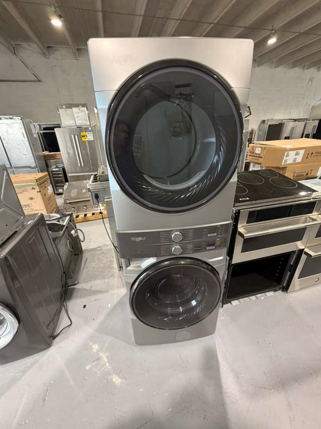 Actual whirlpool laundry tower photographed in Oakland Park — view 5